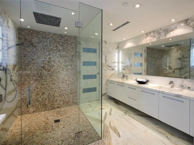 Apartment for rent  Unit #7938-D - photo 7505421