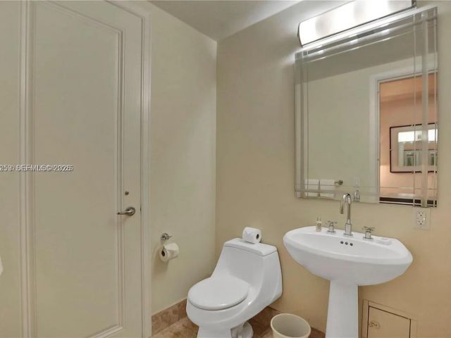 Apartment for sale  Unit #3212 - photo 7510405