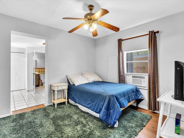 3-bedroom home for sale in Hollywood - 1835 Roosevelt Street - MondialRealty