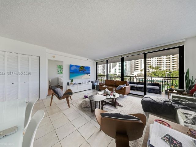 Apartment for sale  Unit #608 - photo 7469822