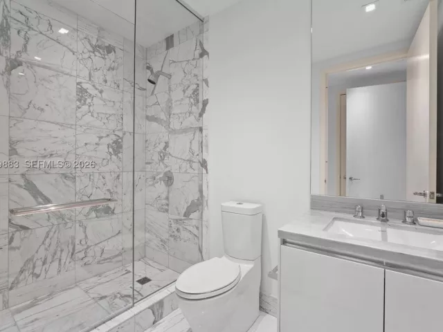 3-bedroom condo for sale in Sunny Isles Beach - 16901 Collins Ave 2503 - MondialRealty