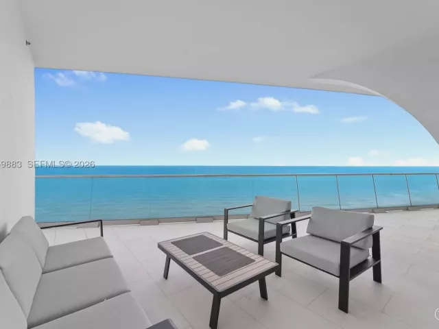 3-bedroom condo for sale in Sunny Isles Beach - 16901 Collins Ave 2503 - MondialRealty