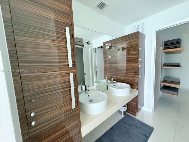 Apartment for sale  Unit #3102 - photo 7494817