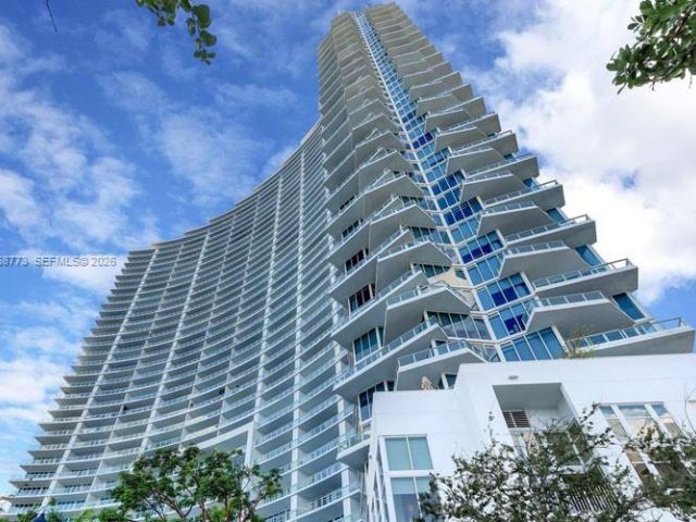 Apartment for sale  Unit #3102 - photo 7494821