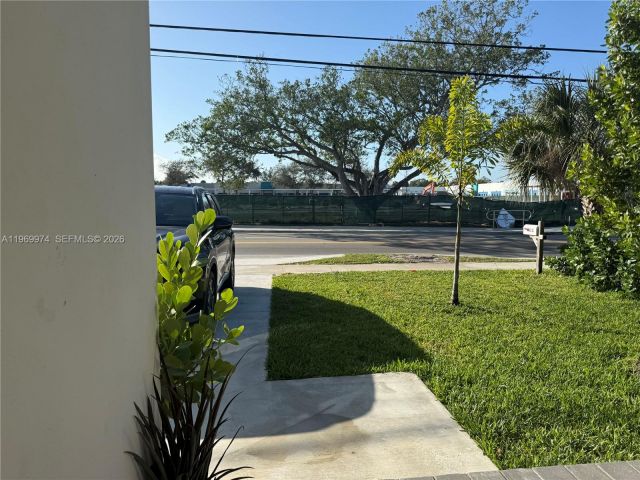 Home for sale at 413 SW 10th St - photo 7476238