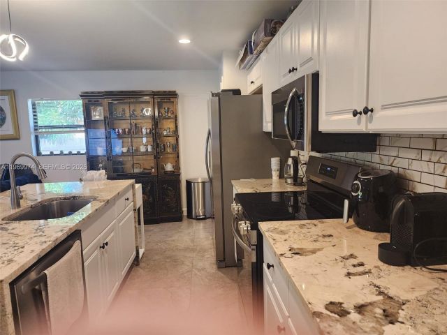 Home for sale at 413 SW 10th St - photo 7476243