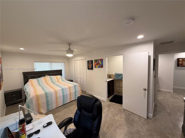 Home for sale at 413 SW 10th St - photo 7476257