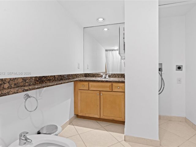 Apartment for sale  Unit #16Y - photo 7526626