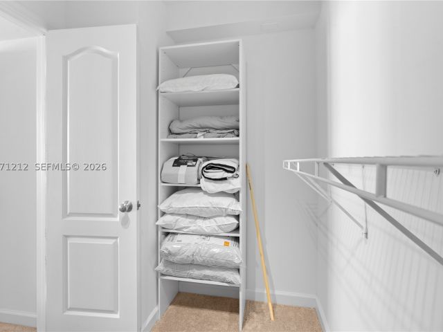 2-bedroom condo for sale in Miami Beach - 5600 Collins Ave 16Y - MondialRealty