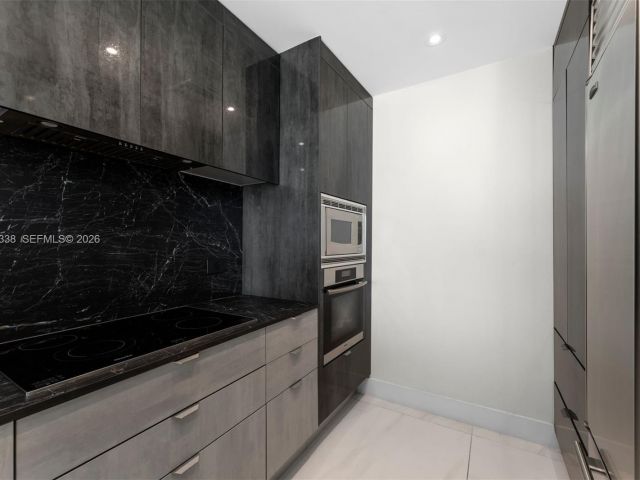 Apartment for rent  Unit #4202 - photo 7467375