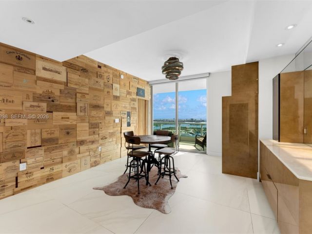 Apartment for rent  Unit #4202 - photo 7467378