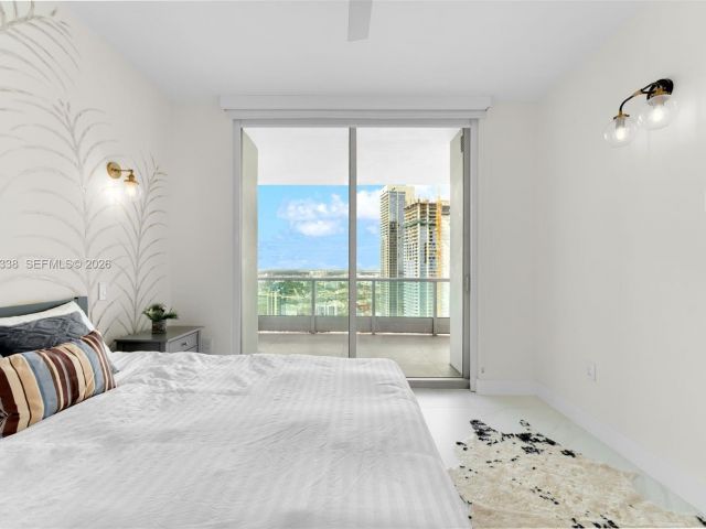 Apartment for rent  Unit #4202 - photo 7467387