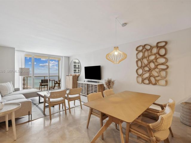 Apartment for rent  Unit #2811 - photo 7523836