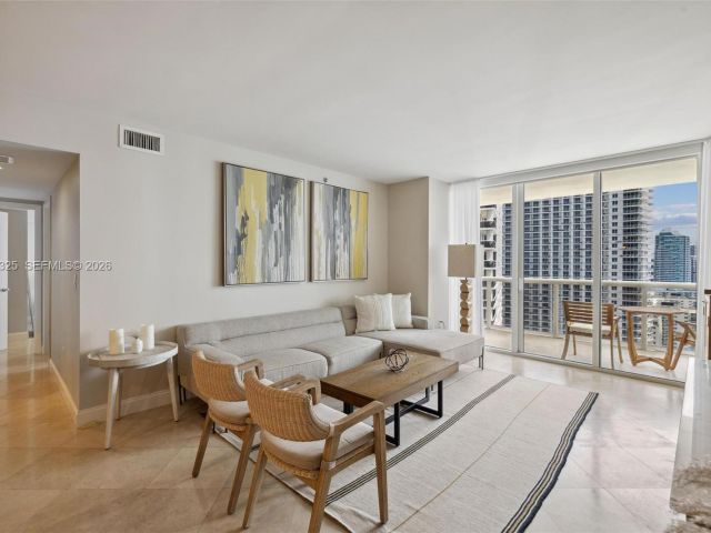 Apartment for rent  Unit #2811 - photo 7523840