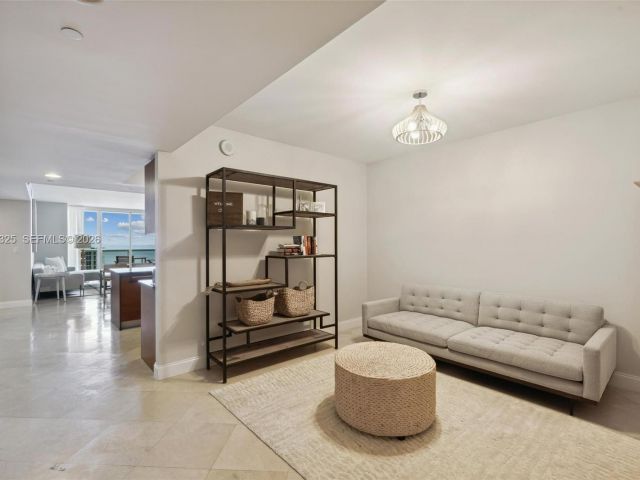 Apartment for rent  Unit #2811 - photo 7523842