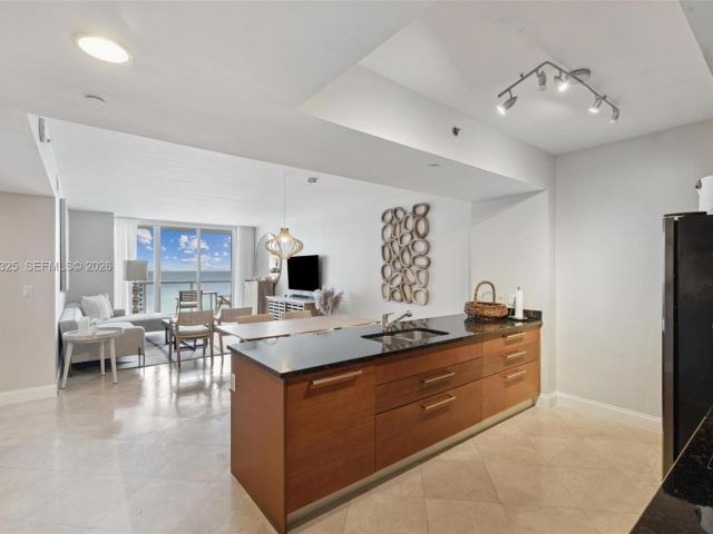 Apartment for rent  Unit #2811 - photo 7523845