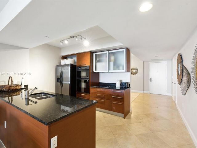 Apartment for rent  Unit #2811 - photo 7523847