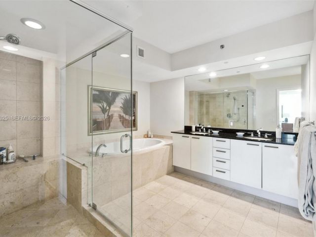 Apartment for rent  Unit #2811 - photo 7523853