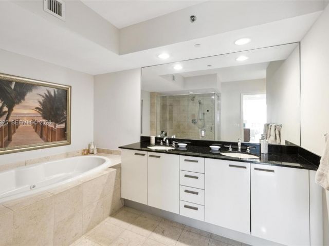 Apartment for rent  Unit #2811 - photo 7523854