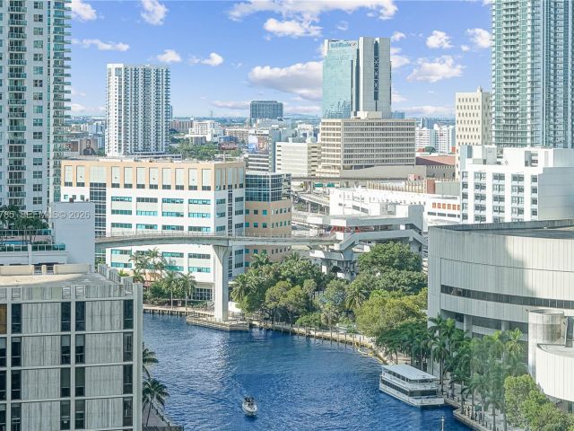 Apartment for rent  Unit #1913 - photo 7510714