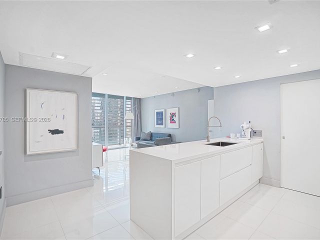 Apartment for rent  Unit #1913 - photo 7510730