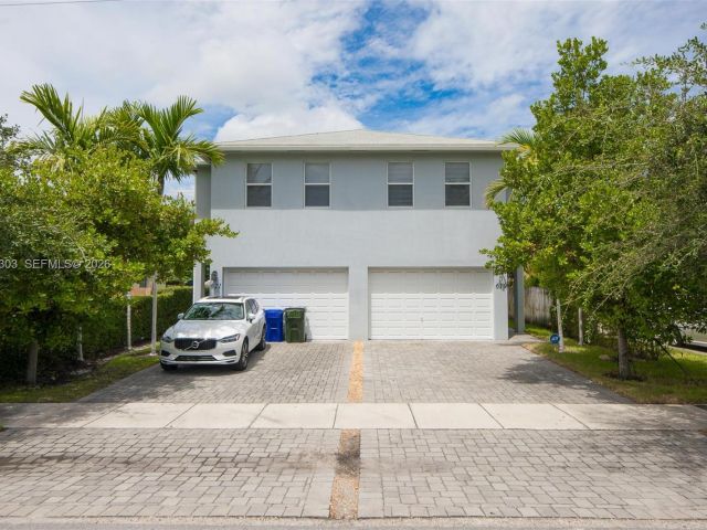 Home for rent at 619 SW 17th St 619 - photo 7483670