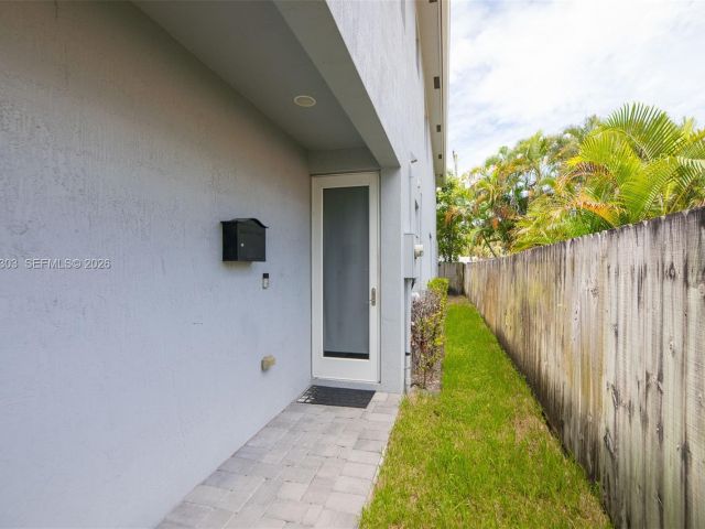 Home for rent at 619 SW 17th St 619 - photo 7483676