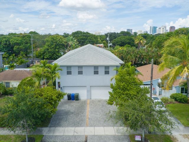 Home for rent at 619 SW 17th St 619 - photo 7483678