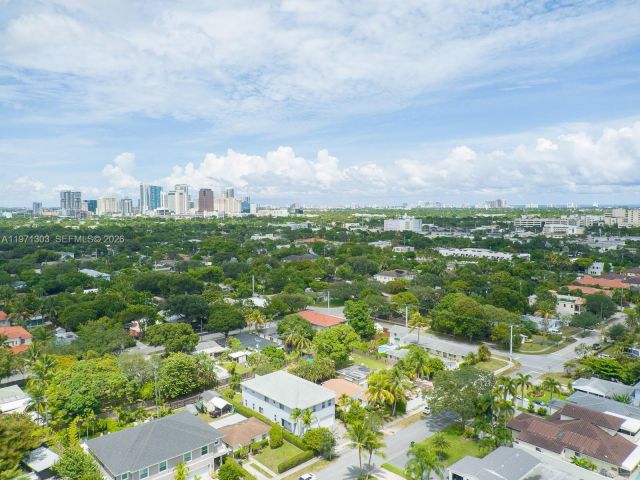 Home for rent at 619 SW 17th St 619 - photo 7483686