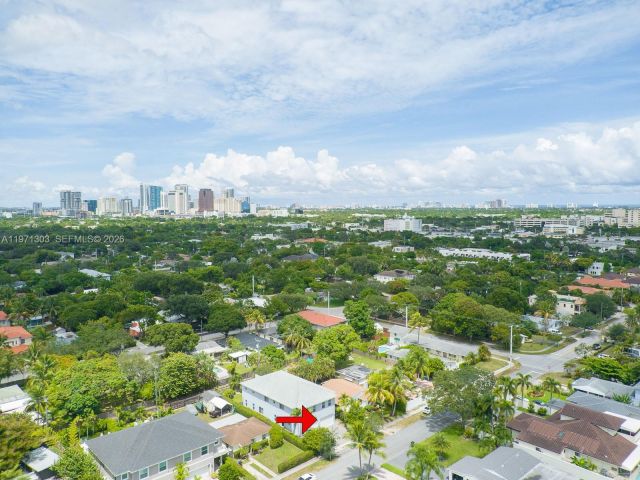 Home for rent at 619 SW 17th St 619 - photo 7483687