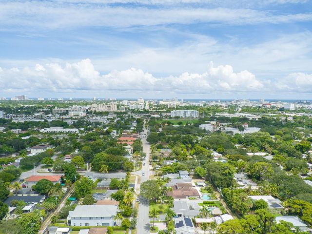 Home for rent at 619 SW 17th St 619 - photo 7483689