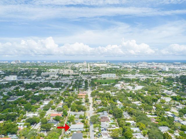 Home for rent at 619 SW 17th St 619 - photo 7483696