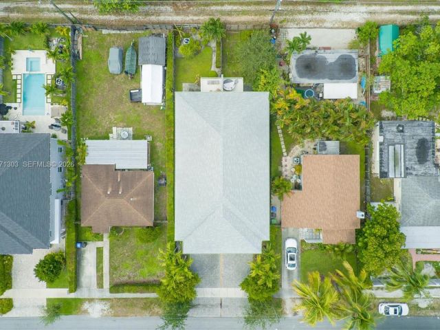 Home for rent at 619 SW 17th St 619 - photo 7483701