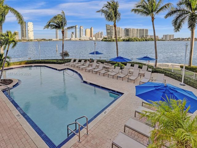 Apartment for sale  Unit #1009 - photo 7503328