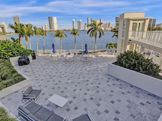 Apartment for sale  Unit #1009 - photo 7503330