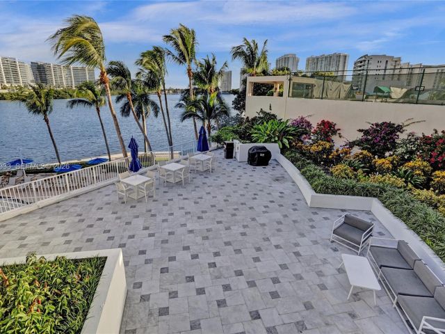 Apartment for sale  Unit #1009 - photo 7503332