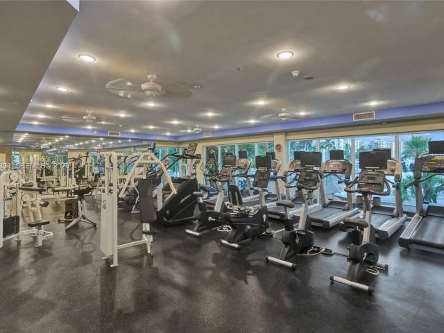 Apartment for sale  Unit #1009 - photo 7503334