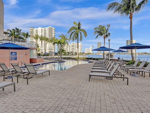 Apartment for sale  Unit #1009 - photo 7503335