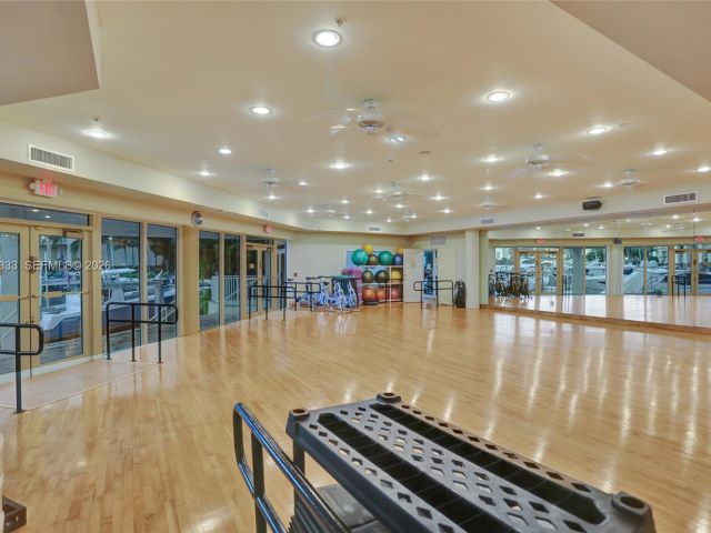 Apartment for sale  Unit #1009 - photo 7503338