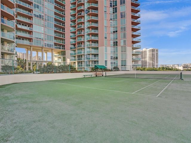 Apartment for sale  Unit #1009 - photo 7503340