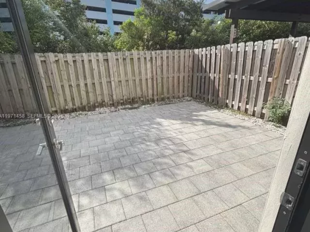 4-bedroom home for rent in Doral - 8058 NW 105th Ct - MondialRealty