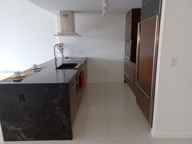 Apartment for rent  Unit #509 - photo 7533950