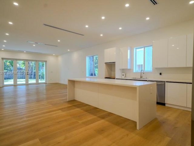 Home for sale at 112 NW 24th Ct - photo 7515399