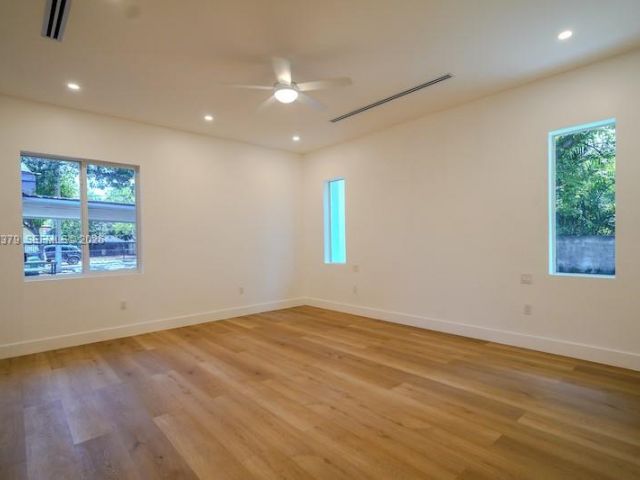 Home for sale at 112 NW 24th Ct - photo 7515407