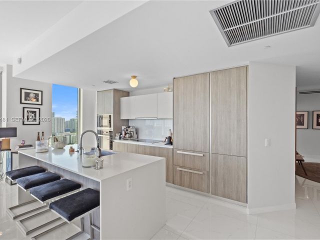 Apartment for sale  Unit #3107 - photo 7491321