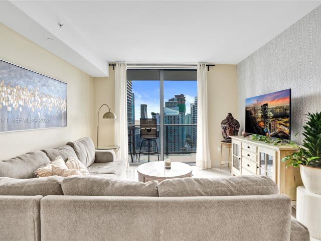 Apartment for sale  Unit #4004 - photo 7508317