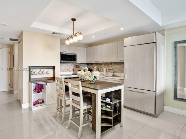 Apartment for sale  Unit #4004 - photo 7508320