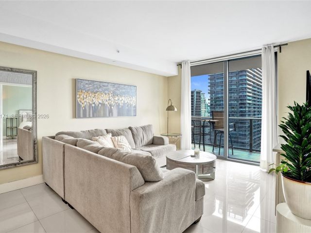 Apartment for sale  Unit #4004 - photo 7508323