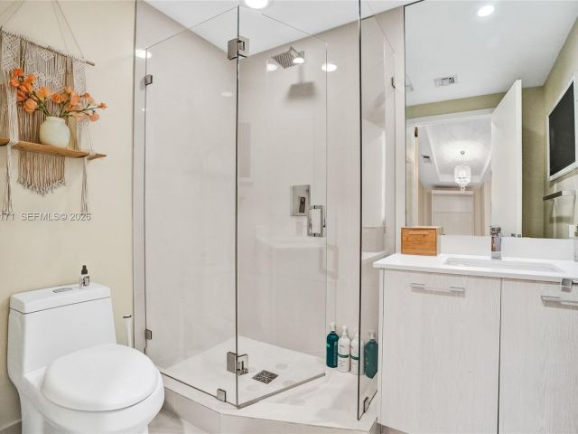 Apartment for sale  Unit #4004 - photo 7508332