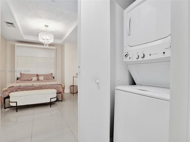 Apartment for sale  Unit #4004 - photo 7508333